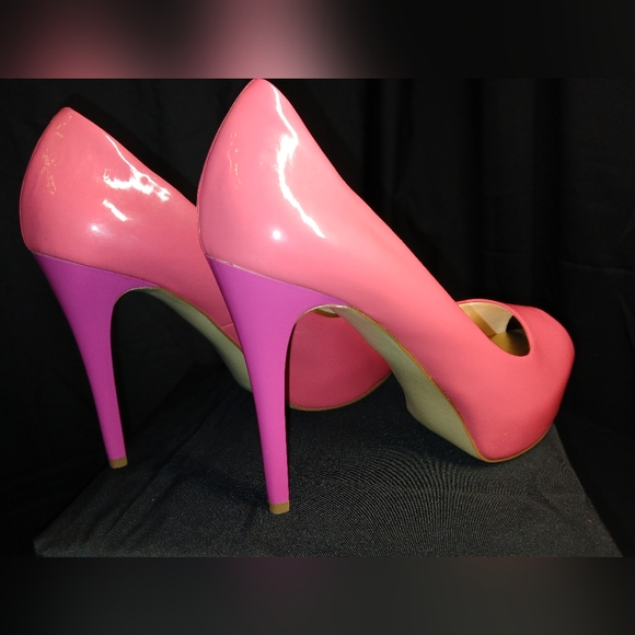 Guess "Patches" Pink Patent Leather Peep-toe Pump Sz. 10M - Picture 4 of 13